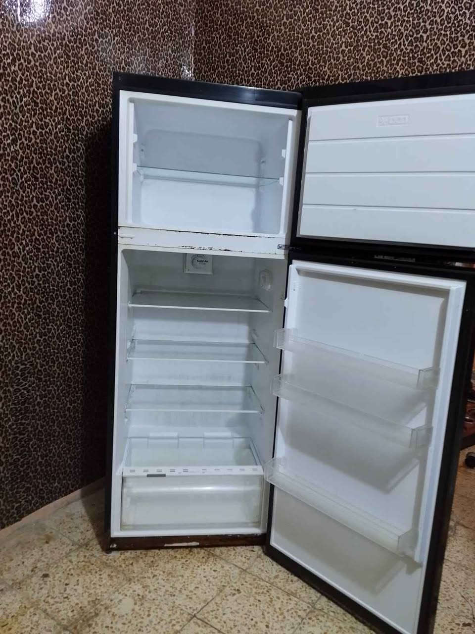 ‎ثلاجه فستيل ٢٠ قدم بيها هذا الكارت الخارجي مسوي فقط التجميد فول مكانها بلفحامه السعر ١٢٠ وبي مجال‎ بغداد, العراق


**إذا كنت صاحب هذا الإعلان وتريد حذفه لأي سبب، رجاءا أرسل رسالة إلى الدعم الفني**