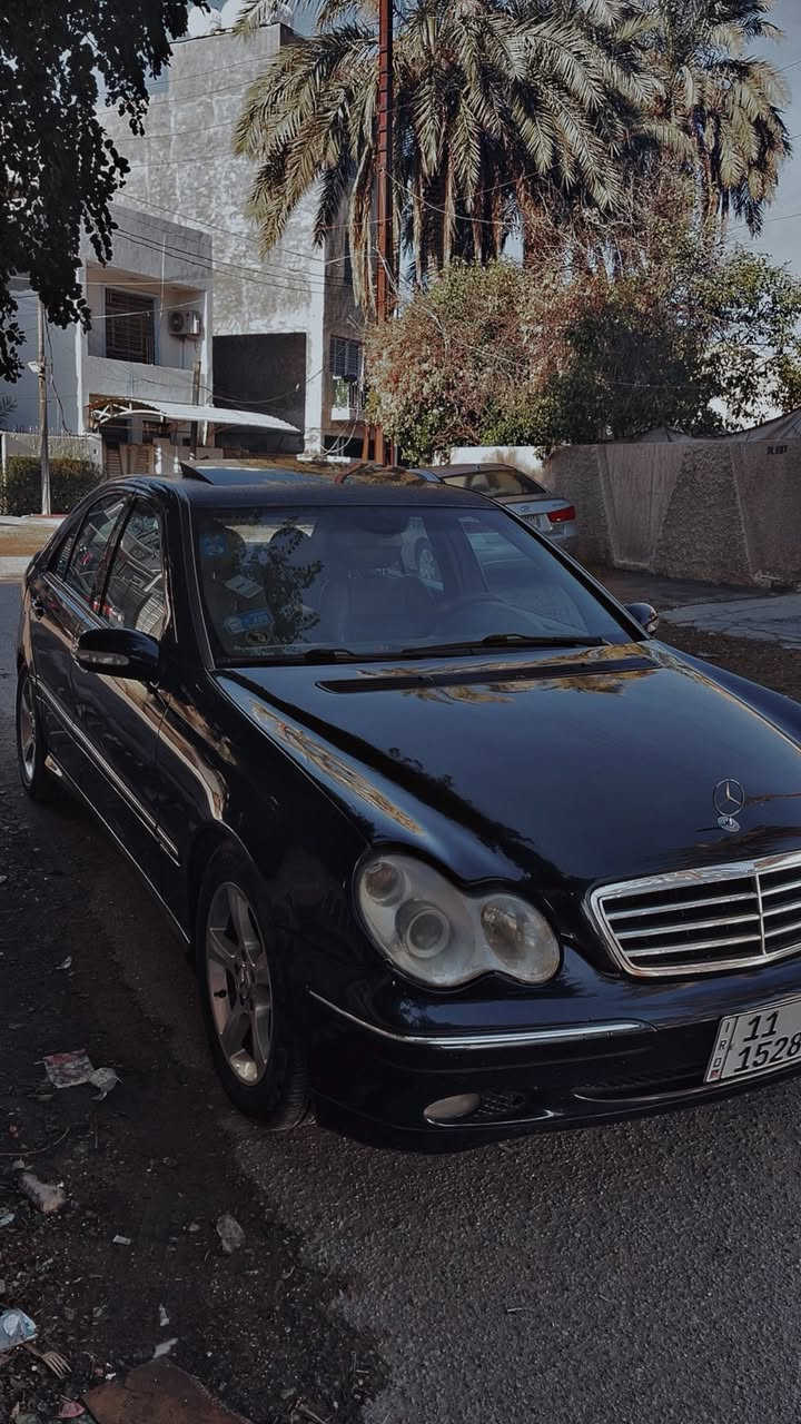 سلام عليكم 
مارسدس ام عيون 
2007
فول مواصفات 6 سلندر
رقم بغداد دولي 
صبغ حزام جماليه 
سعر 98 وبيه مجال المكان بغداد العامرية 
***********
