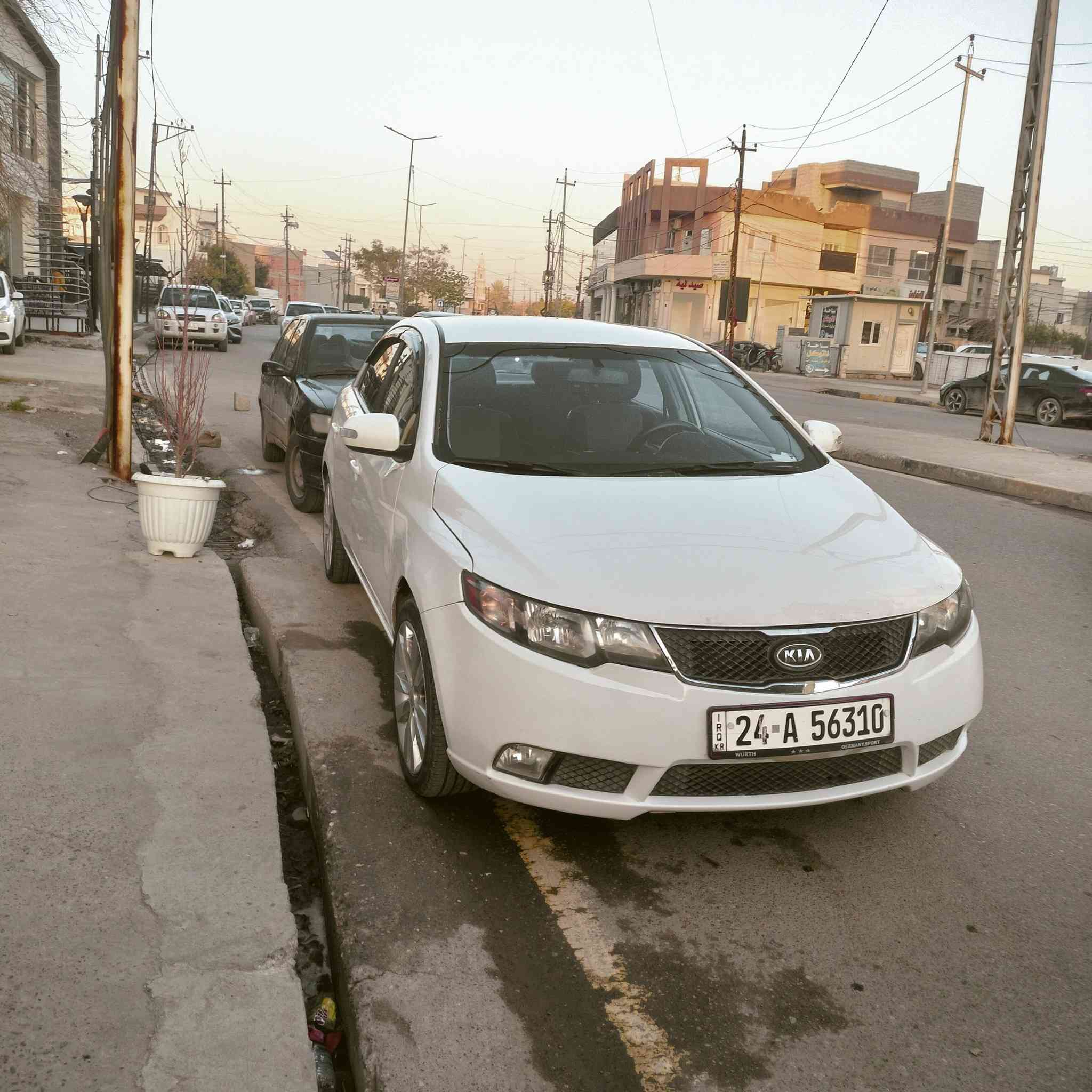 سيراتو 2010 گير ومحرك شرط ضررها  شبر بالبوند وجاملغ شبر وباب الخلفي بي قليل معجون وبيهه ملاحضات بارد كابون بانزين بيهه تحويل شرط وكاله سياره جازه سعر 90 العنوان موصل الجانب الايمن ***********
