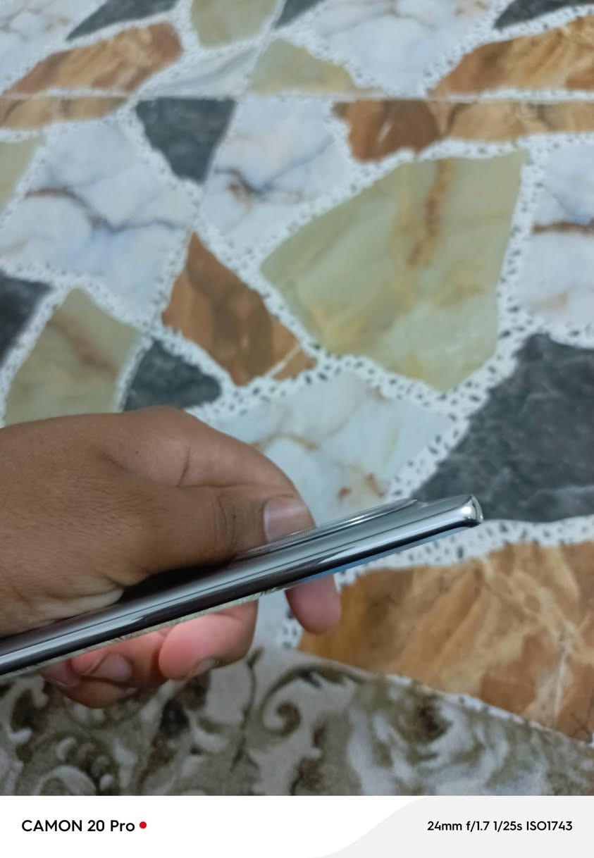 نفنكس زيرو 40. 5G بل بوبجي 90 فريم حقيقي كامره 108 ميكا بكسل تصويرة فول المحبين التصوير الاحترافي كامرته الأماميه 50 ميكا يعني بل سيلفي واحد علا واحد  ستخدام قليل نضافه 100% شخط ما مشخوط ملحقاته كامله كارتونه هتفون ما مفتوح من الكارتونه ويا حافضات 3 السعر 385 وبي مجال بسيط للشراي مراسله واتس***********
