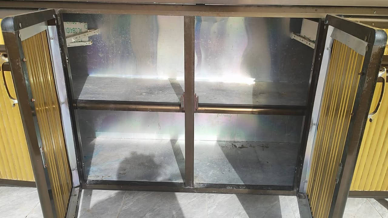 السلام عليكم
للبيع كاونتر مع ملحق مع سنك العنوان الرفاعي شارع ابو الماش للاستفسار اكثر الاتصال على رقم ***********
