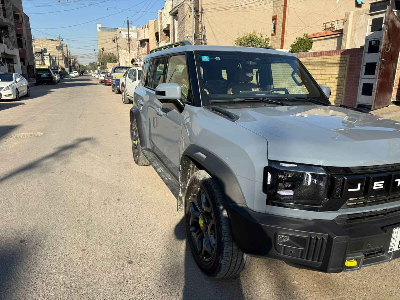 السلام عليكم سيارة جيتور T2 ماشية17000 km للبيع موديل 2025 مرقم لوحه وسنويه بغداد خاليه من الغرامات المرورية (سيارة جديدة )
 
المواصفات 👇🏻: 

🔹بانوراما 
🔹حساسات امامي خلفي
🔹كامرات 560 
🔹كشنات جلد 
🔹تبريد قطعتين 
🔹شاشة عرض حجم كبيرة 
🔹ثلاجة 
🔹تشغيل عن بعد وبصمة عدد 2 
🔹انعكاس الشاشة 
🔹منفذ 2 USB
🔹مصابيح LED كافة السيارة
🔹ناقل حركة 7 سرعات
🔹منفذ تايب سي
🔹اوامر وتحكمات صوتية
🔹مثبت سرعة 
🔹محرك 2000 
🔹داخل السيارة اللون جملي 
🔹نظام مراقبة ضغط الاطارات
🔹ضمان 6 سنوات للسيارة و10 سنوات للمكينة والكير 
🔹السيارة وكالة هارلم

مواصفات السيارة معروفة فول الفول 💯💯 مكان السيارة بغداد /بغداد الجديدة 
السعر /27,000 $ 
 الاتصال📞
*********** بغداد, العراق
