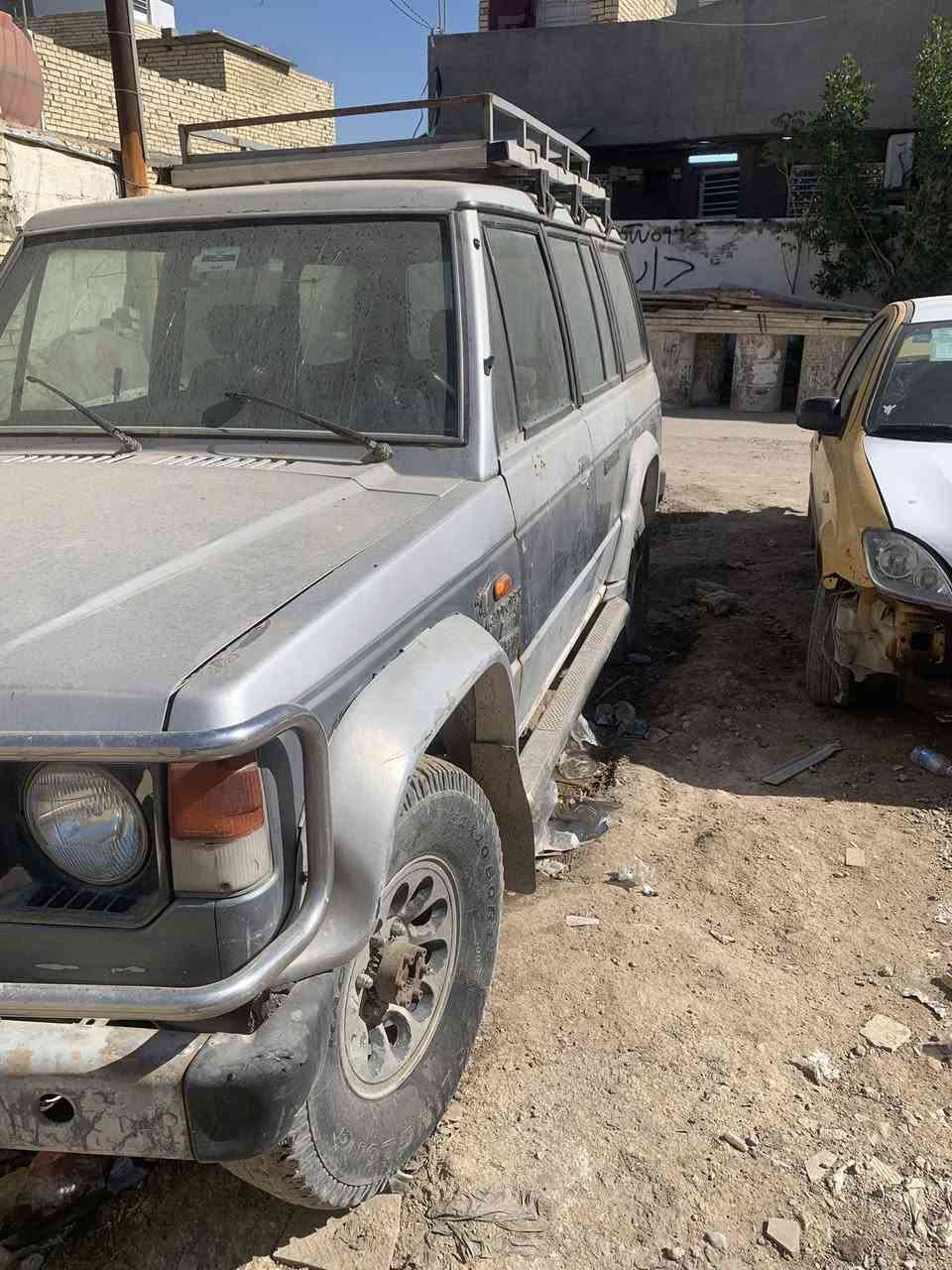 سلام عليكم سيارة كالوبر مديل ٩٢ البيع
سيارة خير من الله مكينه بلادي كلشي بيه بلادي محرك وكير بلادي دفع رباعي شغال كير عادي سيارة تبريد شغال 
السعر ٣٥ بي مجال 
مكاني بغداد الدورة

‭٠٧٧٥ ٦٨٠ ٧٣١٧‬
