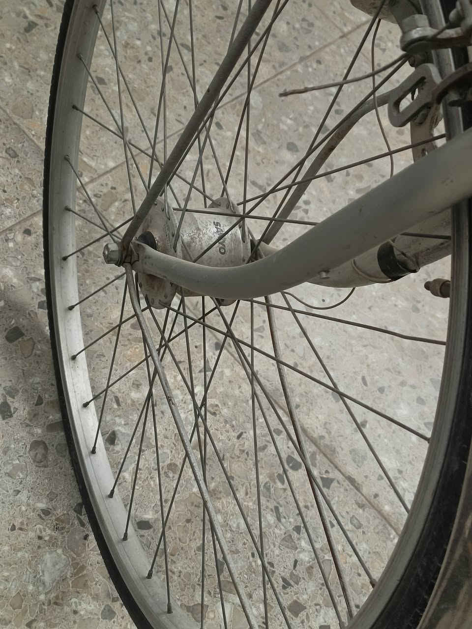 للبيع بايسكل حجم 27 شركة معروفة  مال بالة 7 گير حساس لايت LED بريك امامي خلفي شغال بايسكل كلة بلادي بدون شخط سلة حديد سعر 95 الف للاستفسار ***********
