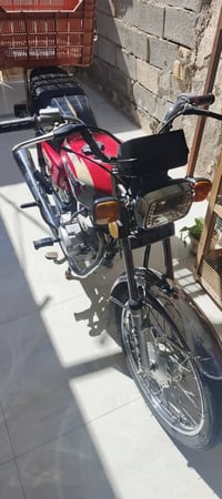 دراجة ايراني موديل ٢٠٢١للبيع الاتصال ع رقم /٠٧٧١٥٧٣٥٥٧٧