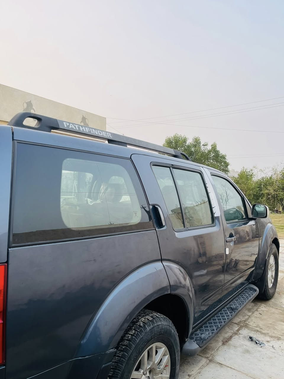 السلام عليكم للبيع نسان بافندر مديل ٨
سياره جديده كلش وجاهزه من كلشي 
بسمي رقم جديده دولي وسنويه ل٣٠ 
تخم تاير محرك كير نضيفات  صدر جديد 
مكفول من الضربه بيهه مكانات رش بدون حدث 
السعر ٧٦ بي مجال قليل 
مكاني بغداد 
***********
