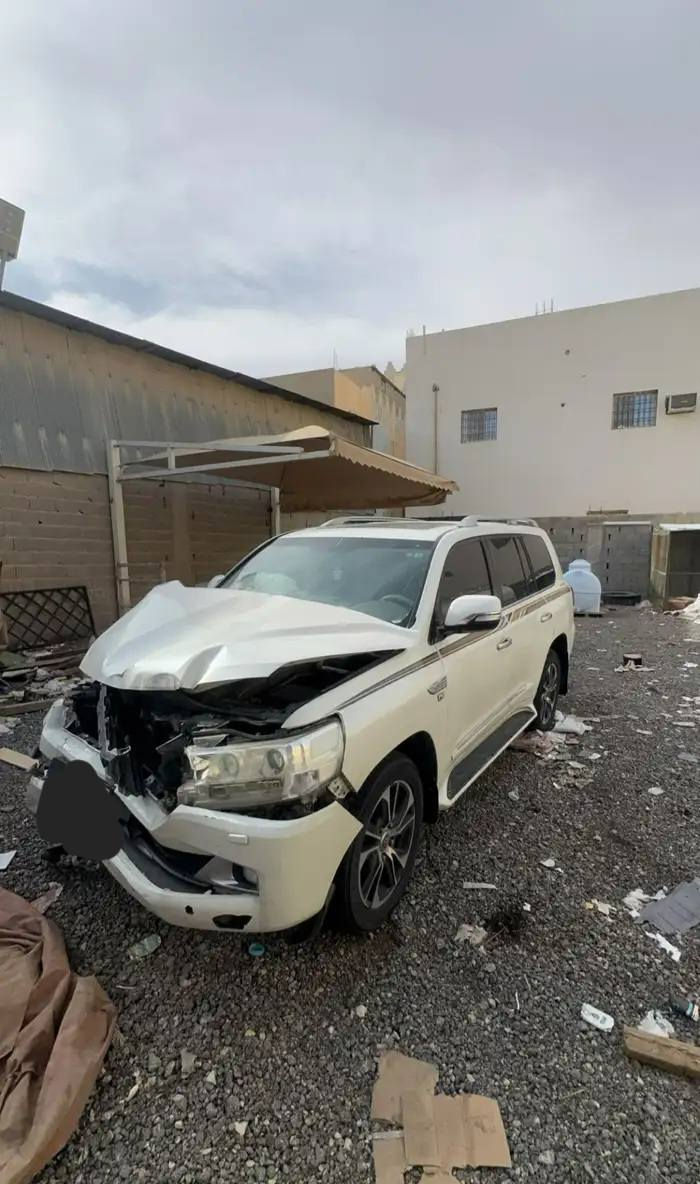 السلام عليكم ورحمه الله 🌹

للبيع تيوتا لاندكروزر VXR 

ابيع على حادثها بلصور

ايرباكات كلها طاكه سستم كامل

حجم المكينه  8سلندر 5700 بلادي وحاليا مو شغاله اثر الحادث 

ملاحظه :🇮🇶: السياره بيها كتاب تظليل من المرور رسمي 

الشاصي مكفول اللغد مظروب مكان الحادث واظح بلصور

السياره استعمال شخصي فقط سابقأ

موديل 2016 اصل بلادي شركه عبد اللطيف

ماشيه 123000الف اصلها بلادي

السياره سابقأ كفاله عامه بشرط باقي السياره كفاله من الخدش والبارد

ملاحظه🚩 مكينه طافيه مو شغاله سبب الحادث ابيع على وظعها الحالي

السياره باسمي شخصي رقم اربيل جديد الدولي 💲

السياره تحويل مباشر سنويه وهزه جديد باسمي 🇺🇸

السعر 📍(( 160$ ورقه  ) وبي مجال بسيط للشراي 

ملاحظه:::# توصل اي محافظه تريدها حسب الاتفاق بين الطرفين ::

للاستفسار اكثر اتصال أو وتساب 

***********
