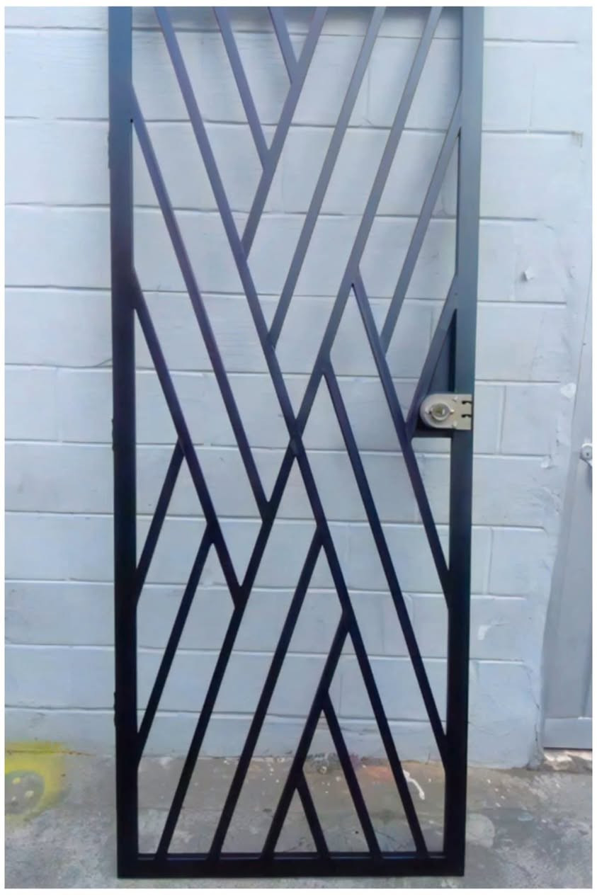 الاخوين للأعمال كافه انواع الحداد يتوفر لدينا كادر حداده متنقل لجميع انواع العمل سقائف كي سبان والسقائف العاديه وعمل كافه انواع ابواب الحمايه والكتائب والمحجلات والسلالم الخارجيه والداخليه وعمل الكرفانانت وسقائف السندويج وعمل واجهات البوردكس وسكيبات خزانات المياه وعمل الجلسات العربيه والمراجيح للاستفسارالاتصال ***********
