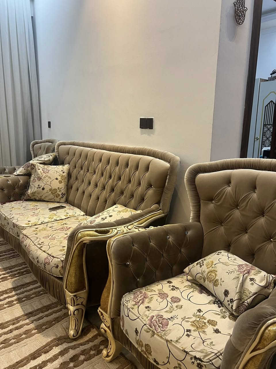 تخم 6مقعد نظيف كلش مبي أي ضرر
مستخدم كلش قليل السعر 800بي مجال 
العنوان دورة حي دجلة 
رقمي ***********
