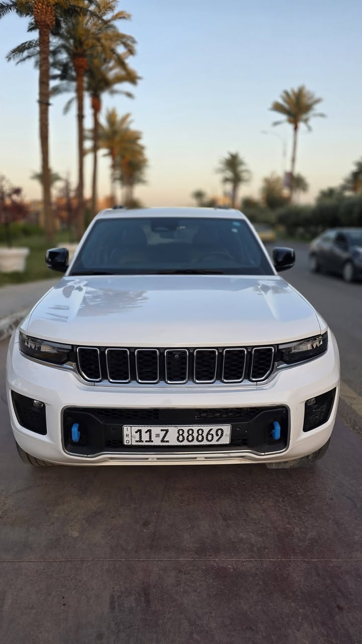 🚘#جيب كراند شيروكي فئه الاحتفال سنوي (ثلاثينيه) Anniversary Edition فول مواصفات 30th
🪪 الأرقام: بغداد دولي وحلو 
📊 العداد: بحالة جديد ٢٠ الف 
📅 الموديل: 2024
🔧 المحرك: تيربو +كهرباء بقوه كبيرة 375hp بقوه هيمي v8 
واقتصادي جدا 
📌 حادث_السيارة ضرر سطحي جاملغ وبنيد مبدل بقطع وكالة ، ايرباكات وكالة كاملة سستم 

✨ أبرز المواصفات والتجهيزات:

🔹  شاشات كبيرة مع لغة عربية 
🔹️صديقة للبيئه واقتصادية 
🔹️لون ابيض ملكي 
🔹️فئه عليا مميزة (ثلاثين ذكرة سنوية )
🔹️جلد طبيعي فاخر مع تطريزات يدوي
🔹️نظام صوتي 360  18 سماعه 
🔹فتحة سقف بنوراميه كبيرة 
🔹️عوازل اضافيه للعزل صوتي
🔹كامرات 360 جميع جوانب 
🔹️كامرة للمراية وسطيه 
🔹️مري قابلة للطي 
🔹 رادارات 360 مع 6 حساس للجهتين
🔹️نظام قيادة شبه ذاتي 
🔹 نظام قيادة متعدده (ثلج .صخور.صحراء.سبورت وسمارت)
🔹️كراسي كهرباء مع تحكمات كهرباء
🔹 مانع انزلاق +نظام نزول منحدرات 
🔹️اطارات لجميع تضاريس يابانية  
🔹 مقاعد تدفئه وتهويه تبريد ⭐️
🔹️سعة السحب القصوى 6000 رطل
🔹️نظام الدفع الرباعي كوادرا - تراك
🔹 إنارة داخلية LED
🔹️خطافات سحب أمامية وخلفية باللون الأزرق في 4xe
🔹 ستائر أبواب خلفية
🔹 صندوق كهربائي واربع بصمات ودخول ذكي 
🔹 شحن لاسلكي سريع ⭐️
🔹 عده كاملة وسبير 

📞 للتواصل والاستفسار
📌 سعر مناسب 34💵 للاستفسار واتس 

📌 الرقم واتساب 
📲 ***********
📌 
بغداد  كاظمية 
#للبيع #سيارات_للبيع #سيارات #بغداد
