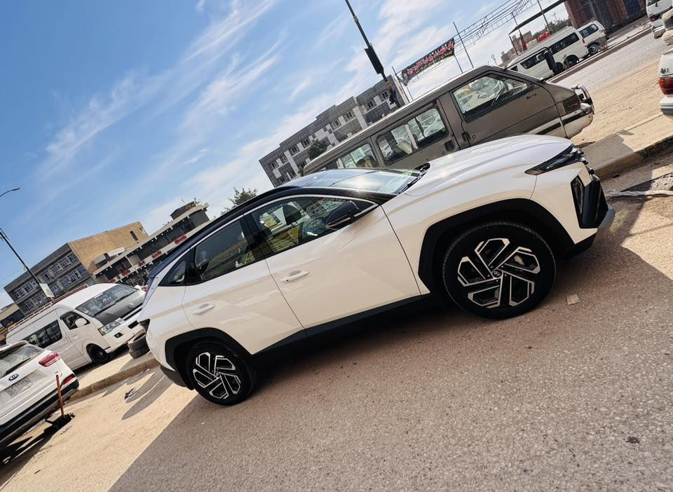 السلام عليكم 

توسان 🔥 2025 💣 2 كلر ⚫️⚪️
المواصفات
بصمة 
شاشة متصل 
قطعتين تبريد 
جنطة كهرباء 
كراسي 2 كهرباء 
حساس خلفي وامامي 
شحن لاسلكي 
داخل ابيض 
تشغيل عن بعد
ماشيه 14000 الف فقط 
السيارة مكفولة كفالة عامة (وضع زيرو )  
رقم بابل بسمي مكاني بابل مركز المدينه
***********
