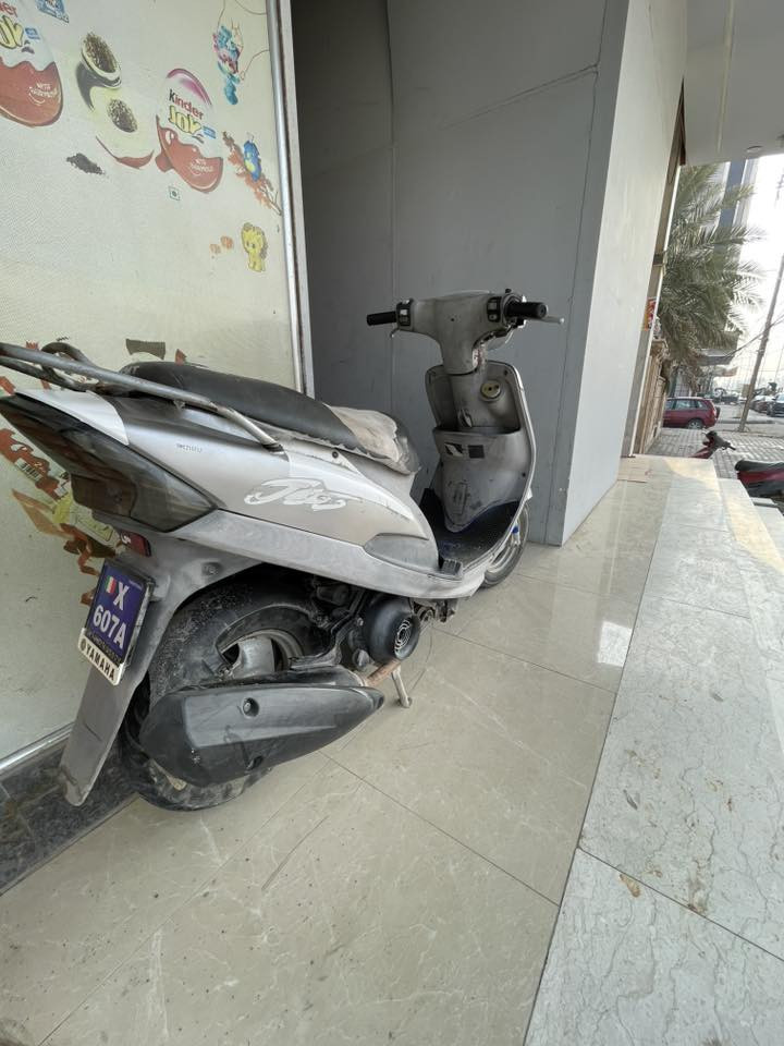 سلام عليكم شباب دراجه ماكس نضافه ١٠٠/٩٠ اخت الجديد مكينه او اكسن مكفولات مكلف بل نشر هاذه رقم ابو الدراجه خابرو ***********
