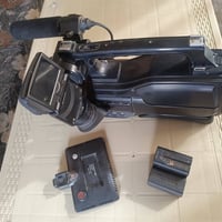 كاميرا سوني 1500 • كفالة • بطارية ٤ ساعات