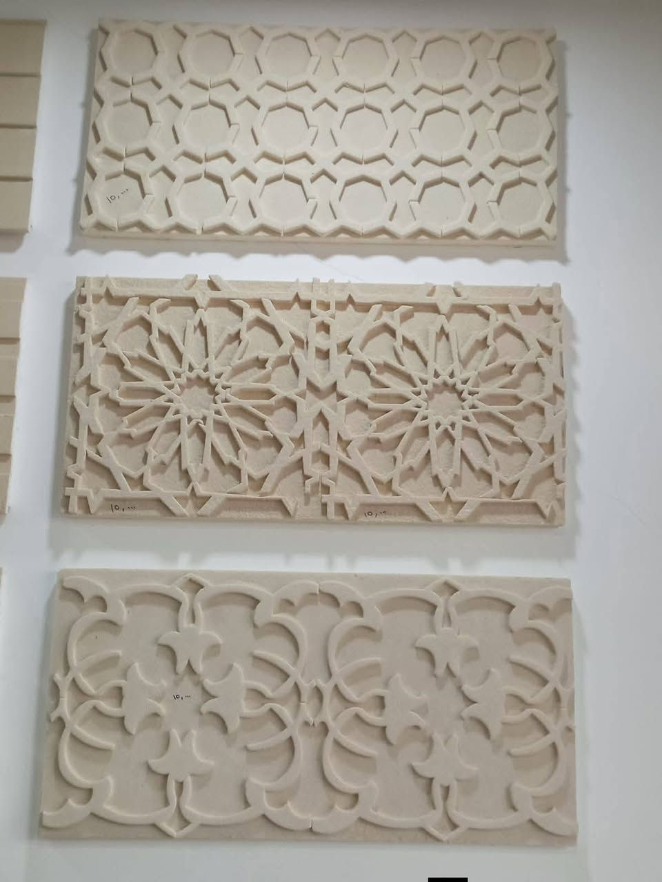 السلام عليكم
يوجد عمل واجهات منازل ب (فوم تركي او فلين تركي)
كرستة وعمل حسب طلب الزبون واختيار الديكور 
غلاف دنك
نقشات 
كوبلن شباك دائري أو مربع 
للاستفسار ***********
