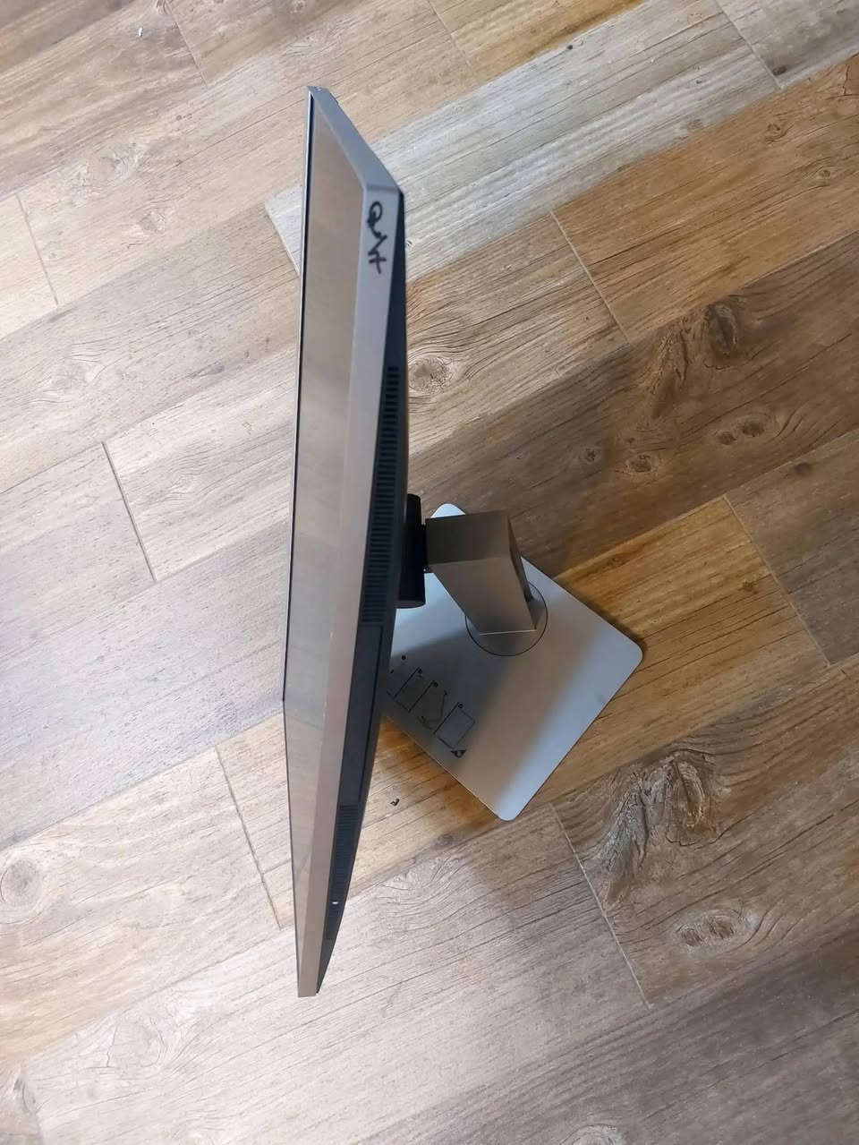 جهاز متكامل (All-in-One) نوعHP 800 G4 يخلصك من كثرة الأسلاك وزحمة الأجهزة بحجم شاشة 24" لمس مريح جدا للعمل
مناسب كاشير لترتيب متجرك ومحلك! 💻🏪
 مناسب مكتبي؛ الحل المثالي والأنيق للمحلات التجارية ونقاط البيع.
 تصميم مدمج:شاشة وجهاز في قطعة واحدة توفر لك مساحة على كاونتر المحل.
 أداء مستقر.
السعر 600 الف_عراقي يوجد كميات للجملة للتواصل ***********
Cpu  Ci5 جيل ثامن 
Ram 8GB          قابل للتطوير 
Hard 256ssd    قابل للتطوير 
Monitor 24" FHD 1920x1080 لمس
قاعده اصليه

