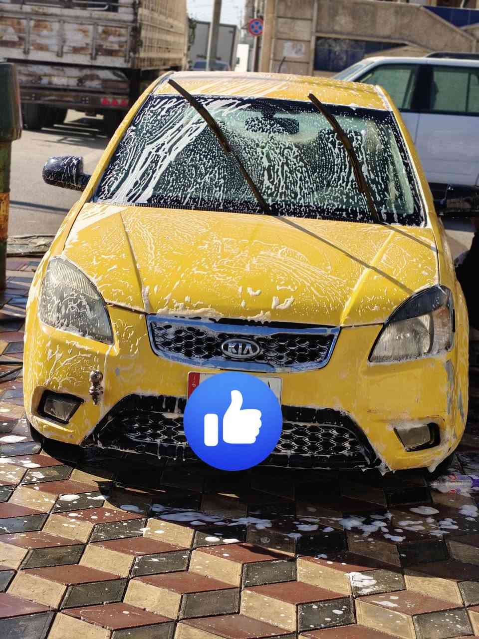 كيه ريو مديل 12خليجي 
محرك 1600كفاله كير ومحرك 
سنويه 26شهر 3 رقم مثنى
ضربتها جاملغ خلفي وبيها بل جاملغ الامامي خفيفه كلش 
مامبدل بيها شي سيارة حلوة ونضيفه 
سيارة مطلوبه هيئه وغرامه فقط بس تاخذ مصفر ربع مايضل عليها السعر 77  واصله 73ومابعت شاهد الله 
تجي وتشوف بعينك وتقتنع لا تكلي شبيها مابيها كتلك بل بيها مكان سيارة ناصريه مركز 
رقم الهاتف ***********
