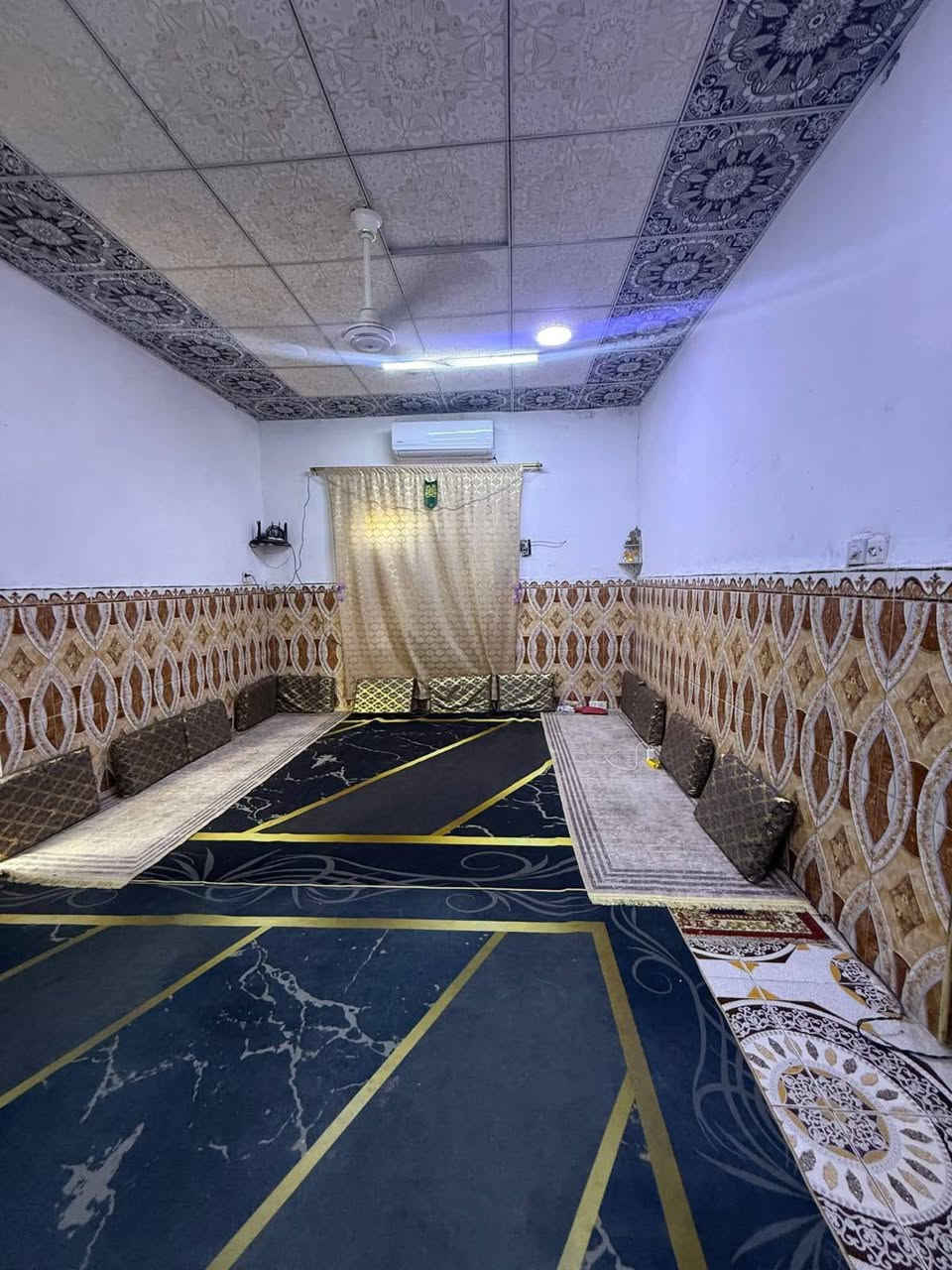 السلام عليكم ورحمة الله وبركاته
دار سكن للبيع بسعر مناسب

مساحه 120 متر
على شارع 10 متر

جميع الخدمات متوفره 
مدارس كهرباء ماء مجاري

محتويات البيت⬇️
كراج
دوانيه + صاله
غرف منام 2
مطبخ + صحيات

العنوان أبي الخصيب طريق الوصطي مقابل مدرسة طيور الخصيب الأهلية

نوع العقار طابو ملك صرف زراعي عراقي سند 25

السعر 40 وبي مجال


**إذا كنت صاحب هذا الإعلان وتريد حذفه لأي سبب، رجاءا أرسل رسالة إلى الدعم الفني**