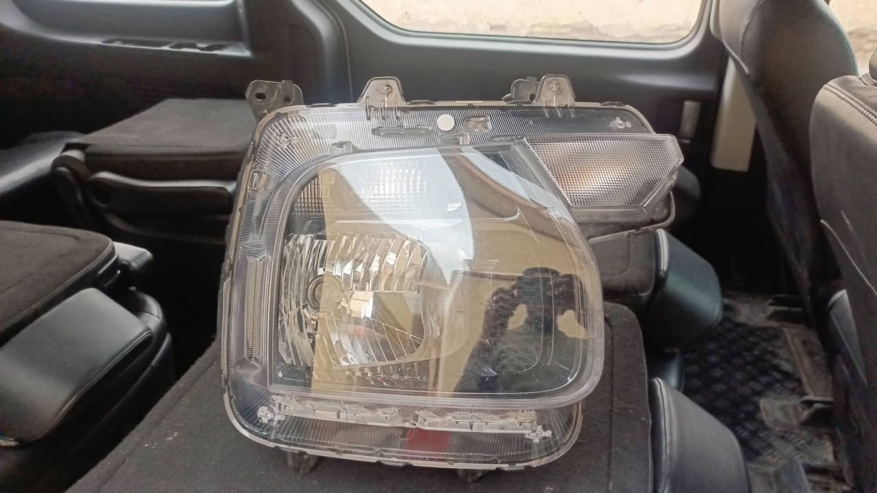 لايت جهت اليسار  ودعامية ستاريا للبيع التواصل على الرقم ***********
