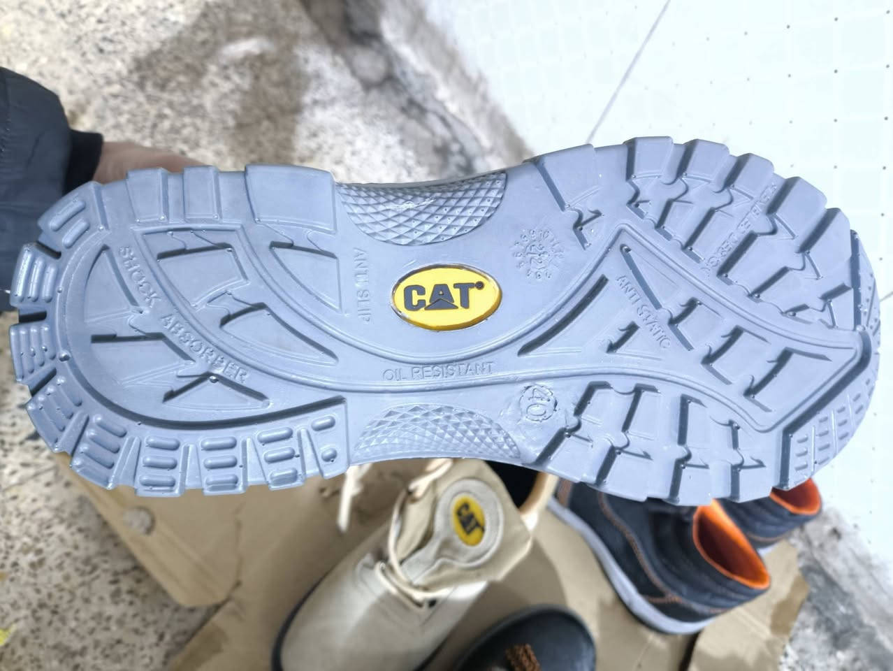 سيفتي الاسود متوفر قياس 41 ثنين و 42 واحد البيجي متوفر قياس 40 السعر 10الاف توصيل 3الاف داخل البصره شراي الخاص مفتوح


**إذا كنت صاحب هذا الإعلان وتريد حذفه لأي سبب، رجاءا أرسل رسالة إلى الدعم الفني**