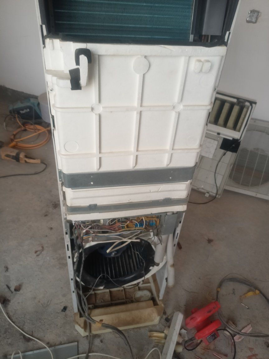 تنصيب وفل وشد سبالت مكيفات  فحص  شحن غاز 410و 22فرنسي غسل موضعي وخارجي  
***********
