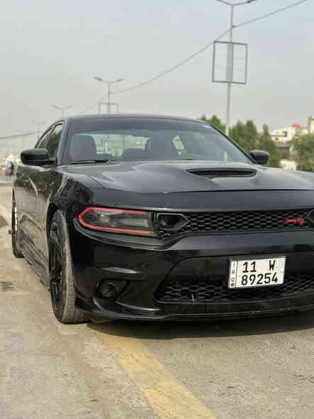 جارجر 2017 RT 5700 للبيع فول مواصفات عدا الفتحة حادثها موضح بالمنشور جداً بسيط وصار بيها هنا هم صبغ يعني 5 قطع فقط بدون ايرباك بس مال برده طاك وراجع الباقي كله سليم 
السيارة بدون لغد وبدون شاصي وكلش نظيفة وحلوة وعليها هواي اضافات لحاية دفيوزر srt بنيد مبدل srt لد داخل المازده متغير الالوان على التلفون يشتغل  ولد داخل السيارة اكثر من 40 لون السيارة عليها برمجة يم غيث طلقات وفصلة وفتح رون وسيفتي كاملة للسيارة 
كلشي مناقصها وسعرها مناسب لان مابيها دواخل ولا ايرباك 
ملاحظة السيارة صوتها بلادي وكلش حلو وقوي 
مكان السيارة بغداد حي الجهاد
***********
السعر 167 وبيها مجال شي كلش كلش بسيط حك الجية
