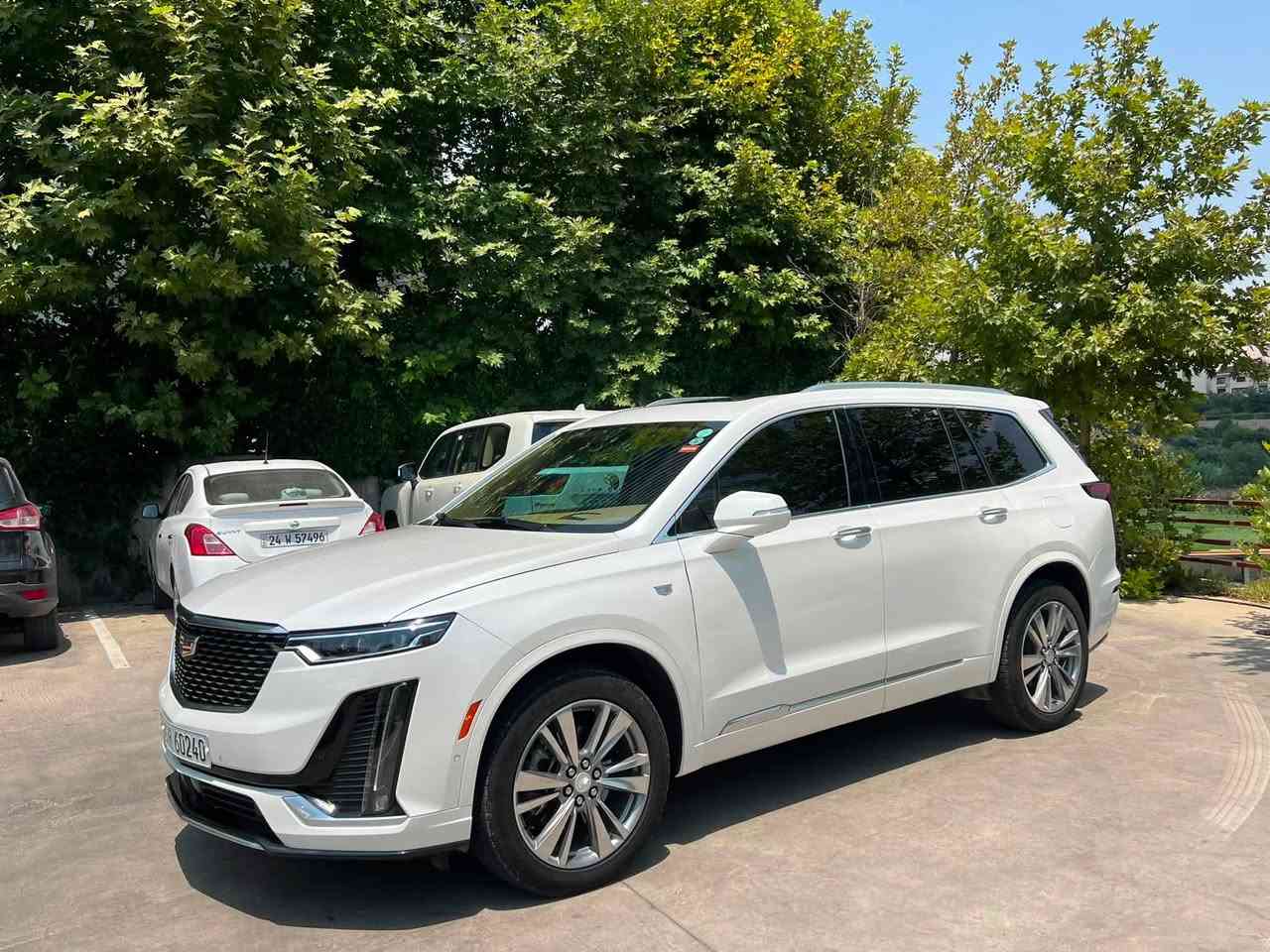 كاديلاك XT6 موديل 2022
محرك 6 سلندر 3600
فئة بريميوم لاكجري 
السعر 318 بيها مجال 
رقم واتس ***********
جام اسود باقي لشهر 8
داخل ملكي قهوائي اسود 7 مقعد
سنوية عظم جديد لحد 2030
حادث فقط جاملغ و الباب صائق بارد بدون صبغ
ماشي 63 ميل
صور حادث موجود
السيارة فول مواصفات، 
ايرباك بس برده وراجع شريكة سيستم
• ماوس للتحكم بالشاشة
• ستيرن هتير
• كشنات خزن ميموري
• كشنات تدفئة
• كشنات اهتزاز للتنبيه من الاصطدام
• كشنات أمامية كهربائية
• كشنات خلفية تصعد وتنزل كهرباء
• جنطة كهرباء وتفتح بالقدم
• حساسات أمامية وخلفية
• رادارات جانبية
• داتا شو لعرض تنبيهات الاصطدام
• 4 وضعيات قيادة
• 2 ويل / 4 ويل / نورمل / سبورت
• هاند بريك إلكتروني
• بانوراما
• تبريد مركزي 3 قطع
• لايتات LED
• مرايات شفط وإشارات بالمرايات
• منافذ USB و Type-C بكل مكان
• نظام صوت Bose
السعر 318 بيها مجال 
رقم واتس 
 ***********

