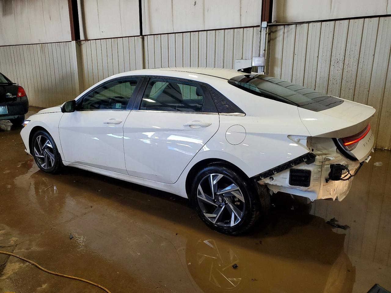 🚨 تنويه مهم
هذه السيارة معروضة في المزاد الأمريكي 🇺🇸
والمزايدة والشراء تتم عن طريق مكتب الباخرة للمزادات 🇮🇶
🔥 تدخل بكتاب الشهداء
───────────────
🚗 نوع السيارة:2024 HYUNDAI ELANTRA LIMITED
📅 تاريخ المزاد:الثلاثاء 03-03-2026
💰 السعر: يتحدد داخل المزاد
📊 الممشى:15323 ميل فعلي
🛠️المحرك: 4 سلندر / 2 لتر
───────────────

🔥 مجاناً مجاناً مجاناً
📄 تقرير كارفاكس مجاني بدون أي مقابل
───────────────

🚗 سحب السيارة خلال 24 ساعة من وقت التسديد
💸 حسابات مخفّضة وعمولات أقل من السوق
───────────────

🚢 الشحن متوفر من:
🇺🇸 🇨🇦 جميع الولايات الأمريكية والكندية
➡️ شحن مباشر إلى العراق
➡️ العقبة – جبل علي – ميرسين
───────────────

🛃 تخليص كمركي كامل من ميناء أم قصر
🏔️ تخليص كمركي إلى إقليم كردستان
🇯🇴 شحن مباشر إلى عمّان (العقبة)
🇹🇷 شحن إلى ميناء ميرسين – تركيا
───────────────

🏢 فروع الشركة:
📍 الفرع الأول: بغداد – السيدية – الإعلام
📍 الفرع الثاني: الإمارات العربية المتحدة – الشارقة – الصناعية 4
───────────────

👥 مجموعة البيع والشراء:
https://www.facebook.com/share/g/17pXXBgeeU/?mibextid=wwXIfr

───────────────

🎵 TikTok:
https://www.tiktok.com/@al_bakhera?t=8qGOLioZlVE&_r=1

───────────────

📞 للاستفسار والتواصل:
+9647739115599


**إذا كنت صاحب هذا الإعلان وتريد حذفه لأي سبب، رجاءا أرسل رسالة إلى الدعم الفني**