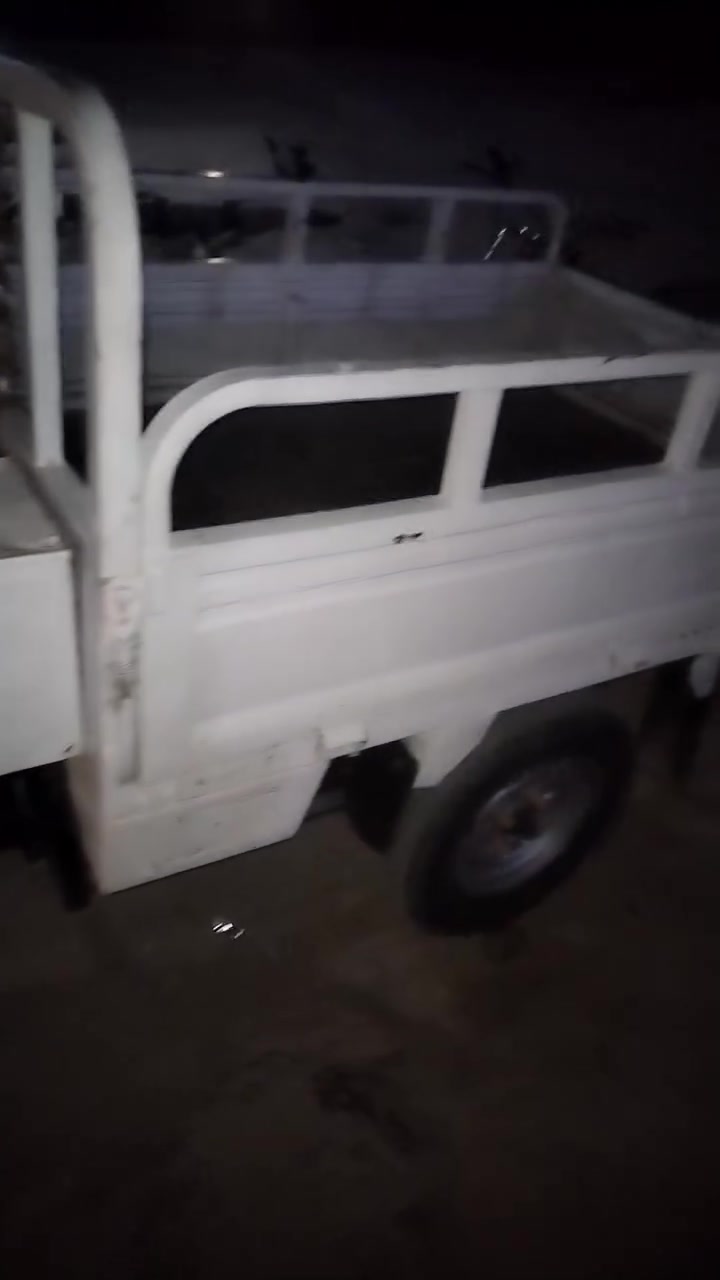 سلام عليكم ستوته للبيع ادوات كهرباء كلها شغاله محرك برقي ما مفتوح
950وبيه مجال حك جيه المكان الدير ***********
