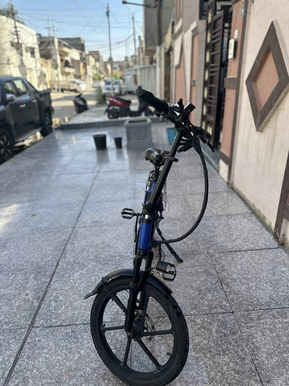 بطارية نظيفة ومكفولة تمشي مسافات 30كيلوا تقريبا اذا باعلى سرعة واذا ابطأ 40الى60 كيلوا 
يمشي بسرعة 40كيلو متر حقيقي
محور التاير الخلفي بسبب طرقات الجوب ميفيد ابد مسوي جوبلس يعني انسى البنجر وتبديل الجوب
مثل ما مبين بالصورة النظافة ومابي تلف بالصبغ
من شركة  Minal من معرض الدوحة 

المكان: [بغداد الكاظمية ]

📞 للاستفسار: [ *********** ]
