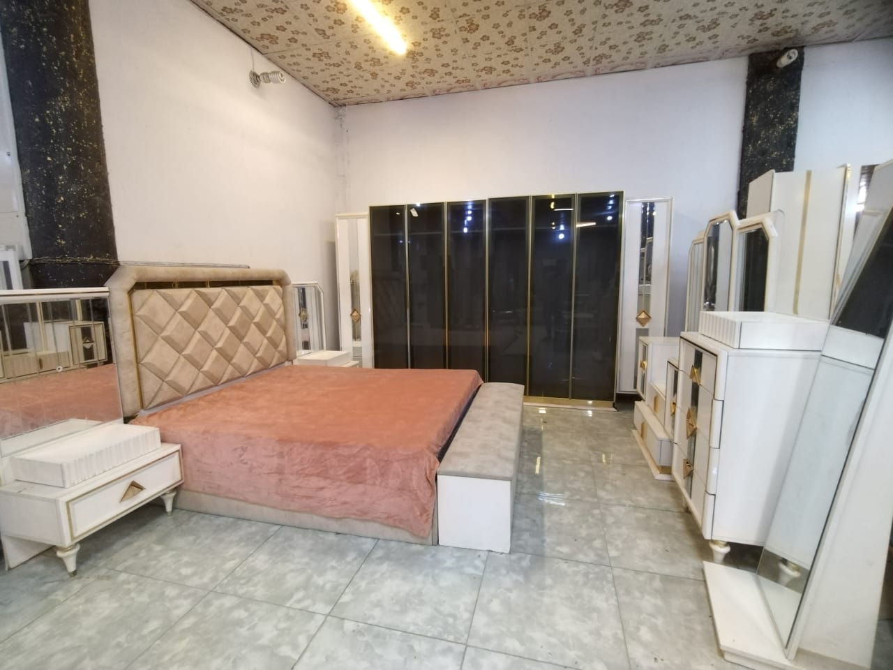 عرض خاص
٩٩٠ الف مع النقل والشد الطابق الأرضي داخل محافظة النجف الاشرف
***********
