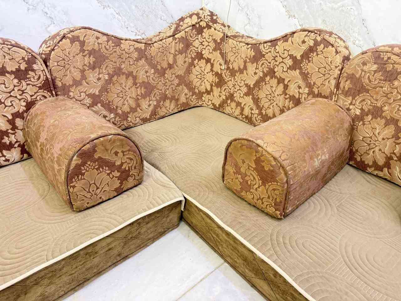 ديوان 8 متر مع مساند 6 نضيف جداً
اسفنج درجة أولى 10 سم 
كربلاء 
السعر 230 الف


**إذا كنت صاحب هذا الإعلان وتريد حذفه لأي سبب، رجاءا أرسل رسالة إلى الدعم الفني**