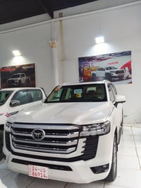 ورحمه الله وبركاته لاندكروزر 2025 ضمان SAS صيانه مجانيه لمد 4 سنوات 16...