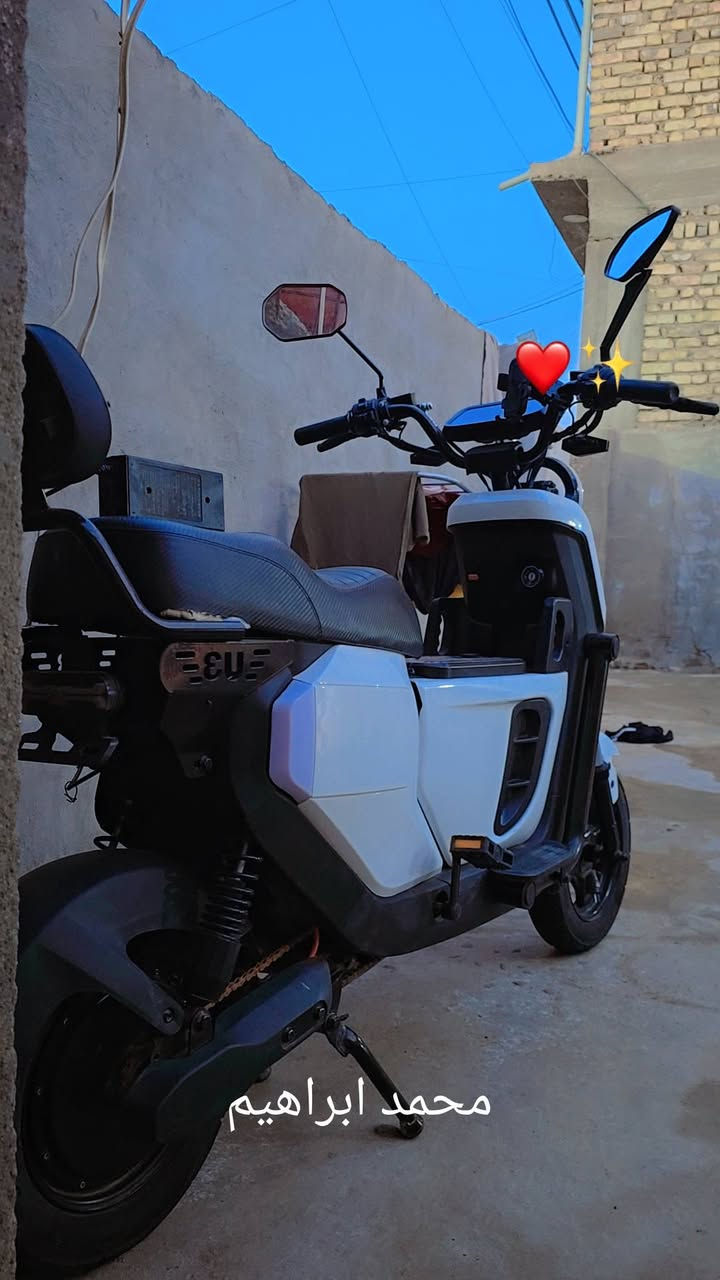 للبيع او مراوس . دراجه شحن مو بطاريات ارجع وعيد مو بطاريات باتري ليثيوم يسمونه جبير يعني احسن من البطاريات واقوه  وين متريد تروح بيهه عادي ميخلص شحن السعر 600 
***********
