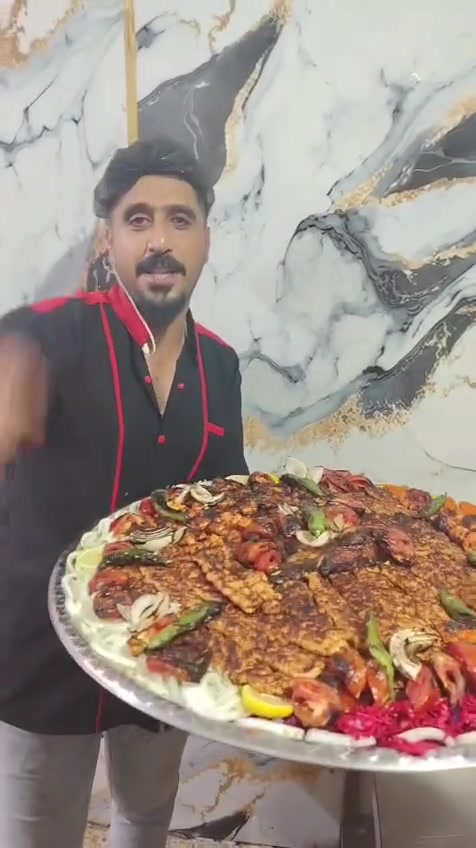🔥🔥🔥🔥 من مطعم وكباب الشهير العنوان كركوك واحد حزيران قرب الحصو والرمل مقابيل منفذ واحد حزيران كيلو كباب دجاج 🐔 16شيش ويه المقبلات 10الاف دينار كيلو كباب لحم عراقي خالص 16شيش ويه المقبلات 20 الف دينار كيلو تكه دجاج 🐔 50قطعه على البرياني والمقبلات 10الاف دينار كيلو اجنحه 24جناح على البرياني والمقبلات 10الاف دينار مستعدون لتجهيز كافة الحفلات والمناسبات بانسب الاسعار لسنا الوحيدين لكننا يتوفر لدينا خدمه التوصيل 🏍️ السريع للحجز والاستفسار *********** باداره مهند كبابچي
