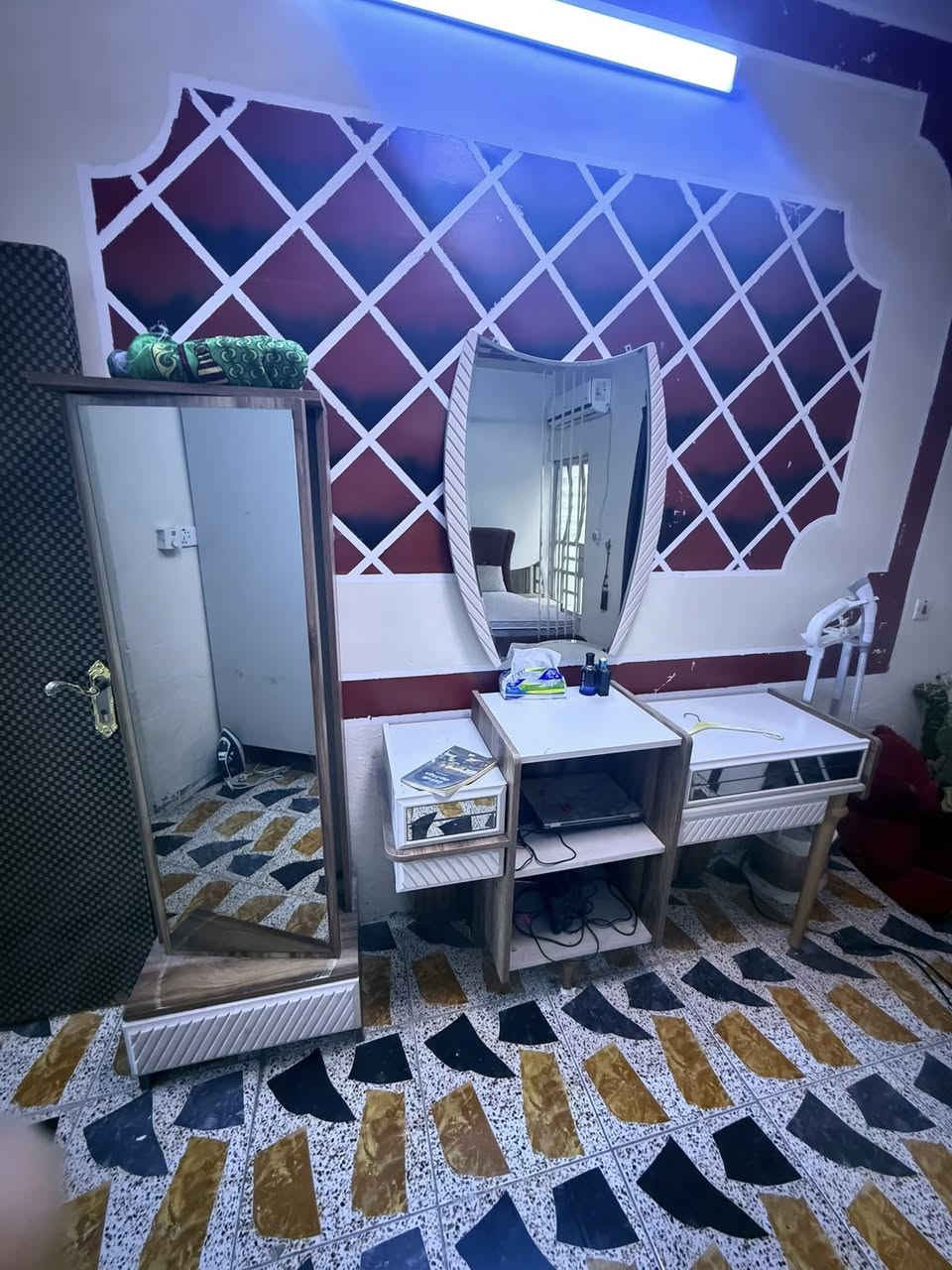 غرفه نوم تركيه للبيع 7 قطع السعر مليون مع الدوشك
علما سعر ه الجديد مع الدوشك بمليونين و750


**إذا كنت صاحب هذا الإعلان وتريد حذفه لأي سبب، رجاءا أرسل رسالة إلى الدعم الفني**