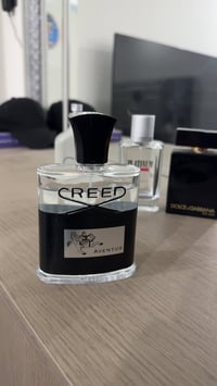 AVENTUS CREED اصلي 100%  مستعمل قليل جداً السعر 430 الف  التواصل : 077...