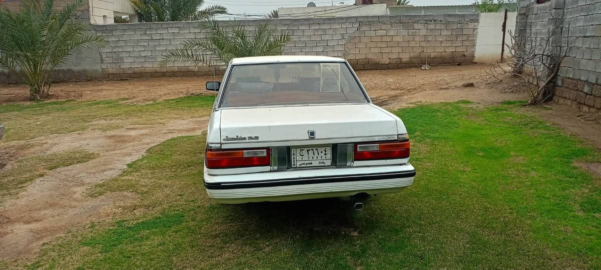 يالله السلام عليكم للبيع سياره نوع سوبر موديل 1986رقم بغداد شرط التحويل سنويه ما نافذه السيارة كير ومكينه وشاصي كفاله بلادي محرك بلادي مكفول من تنقيص ولا تبخير كير اوتماتيك داخل حبري فتحه السيارة جديدة تخم تاير امامي خلفي صدر جديد كهربائيات كله شغال وجاهز تبريد ثلج السياره بيه مكانات صبغ بصيط السيارة مال جناي ماتصرف عليه الف دينار شرط تراي السيارة كلش حلو السيارة وضع الشركه كلشي ما ملعوب بيه جام كهرباء مسجل 4سماعات جدد باتري جديد بطاين وكشنات بلاديه مكان السياره واسط قضاء الزبيديه لاستفسار اتصال على الرقم التالي ***********السعر50ببيع مستعجل وبيه مجال للطيبين الي ما يعجبه السعر ينورنه بكلمه طيبه أبو ابو علوش الشمري
