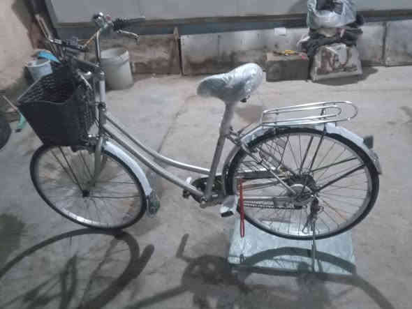 ياالله 
السلام عليكم بايسكل بايدر لون سلفر جديد بعده اي نقص ما بيه فقط كير نقص بايسكل بعد جديد حجم ٢٦ ياباني اصليه  حديده قوي بعده ابلادي  امرتب وبعد ارتب وانضف من صوره 
السعر : 95 ول مو شراي لا يعلق ولا يدك  ولا يشوفني شكله وتحياتي 
الرقم /***********
العنوان :الرمادي التأميم الدواجن
