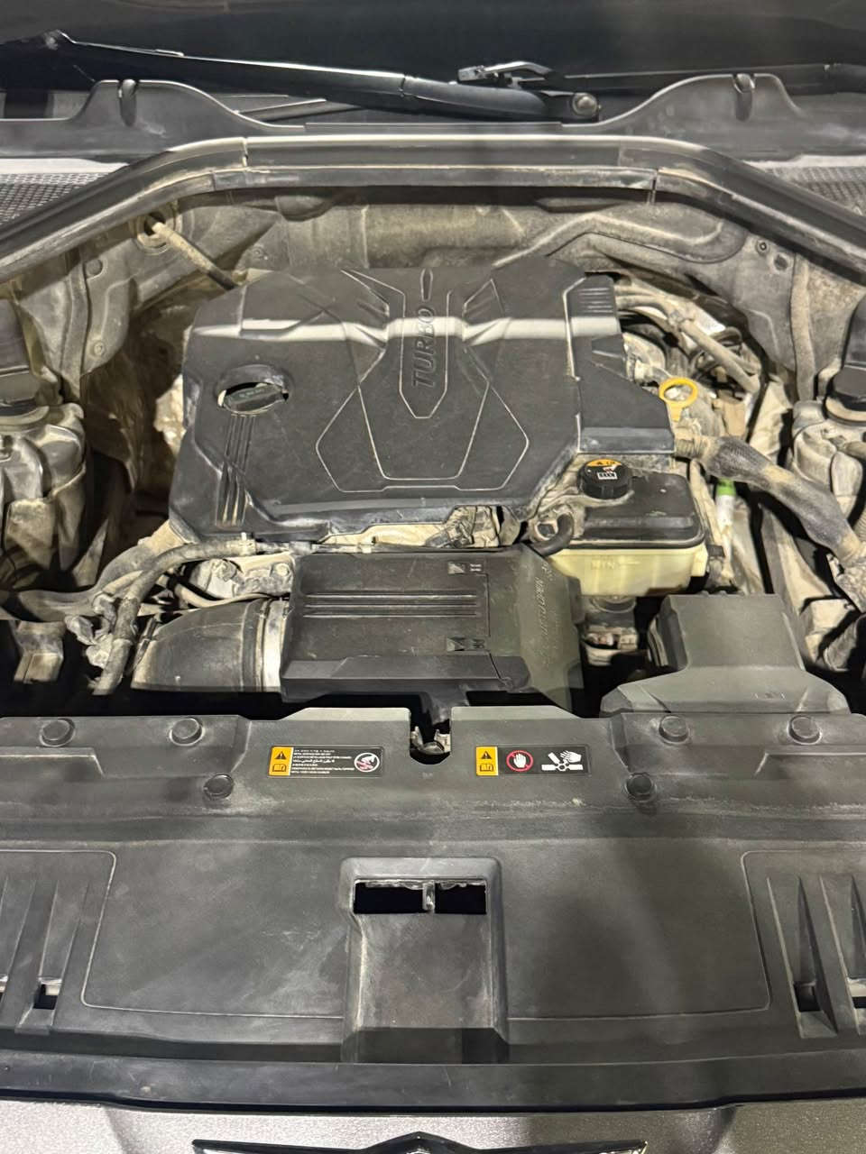 جينسس gv80 موديل 2022 رقم بصرة بأسمي 
الحادث : جاملغ امامي ايمن صبغ+ بارد بدون تبديل بدون لغد او شاصي حادث خفيف 

المحرك: 4 سلندر 2500 توربو 
الايرباك : دركة + دشبول ضارب 
الركاب : 5 راكب 
الممشى : 57 الف كيلو متر 
المواصفات : فول مواصفات ( بانوراما + كشن السائق مساج + كشنات بارد وحار + رادارات امامي خلفي وجانبي + كامرات 360 درجة+ تنبيه الخروج عن المسار  + قيادة ذاتية + ذاكرة خزن مقعد سائق + دواخل جلد مطرز + انارة محيطية متغيرة  + سقف كنتارا+ ستائر ابواب خلفية + تشغيل عن بعد ( تقديم وترجيع بالريمونت )+ 5 وضعيات قيادة + انارة ترحيبية للابواب ) 

مكانها بالبصرة الحكيمية 

***********

*********** البصرة, العراق
