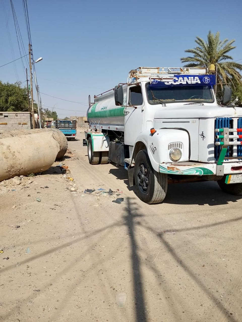 سكانيا 111 للبيع موديل 82  رقم نجف مكاني بغداد ***********
