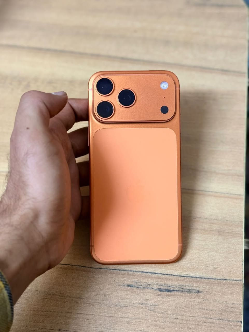 السلام عليكم
ايفون 17 برو ماكس جديد بعده بلضمان سيم كارت فعلي والكتروني مشحون 67 مرا بطاريه 100 ذاكره 256
للبيع مكاني نجف سعره1950 رقمي ***********
