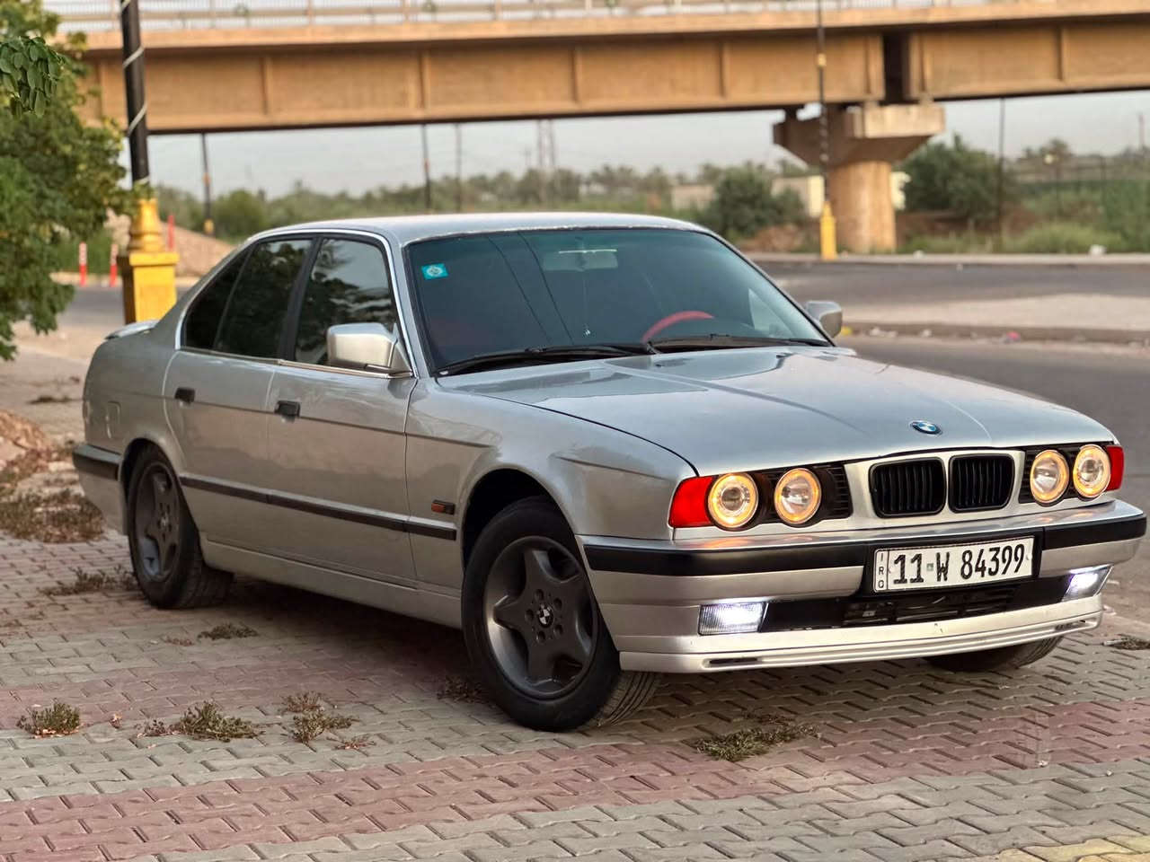 السلام. عليكم. BMW520مفتوح موديل 1991صدر امامي. وخلفي. جديد. تبريد. ثلج. السياره جاهزه رقم. بغداد. تحويل. مباشر. السنويه. 2030
المكان. بغداد. 
السعر. 53وبيه. مجال. حك. الجيه. 
***********
