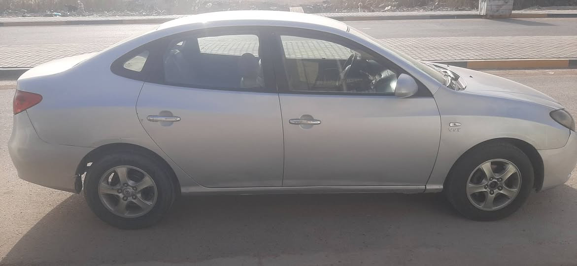 سلام عليكم ..
هونداي أفانتي خليجي  ١٦٠٠. موديل ٢٠٠٧
اخوان السيارة كير عادي .... كير عادي 
بيها منظومة تبريد جديدة
ومبدللها كلج جديد قبل شهر .
مكينه مكفوله من البخار والتنقيص .
مكان السيارة بغداد . ***********
