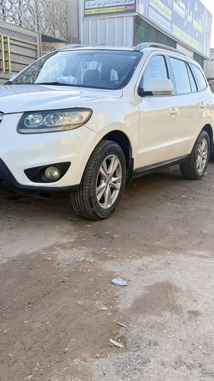 أعاده النشر بسبب الوعود الكاذبه
السلام عليكم
سنتافي للبيع
2012
 محرك ٦
7راكب 
شرط التحويل
سنويه ل٢٠٢٦
الضرر موضح بل سونار
مكان السياره بيجي السعر 125البيع نقد
رقم الهاتف *********** // ***********
