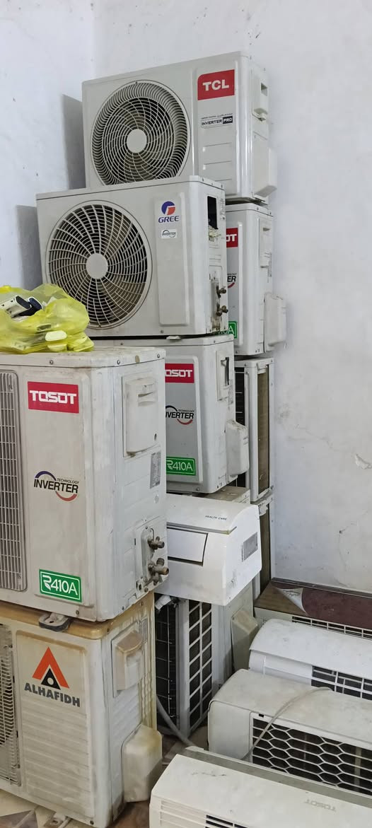 سبالت للبيع
ابيع شلع مابيع مفرد 
عاطل مابيع كلهن يشتغلن
***********
