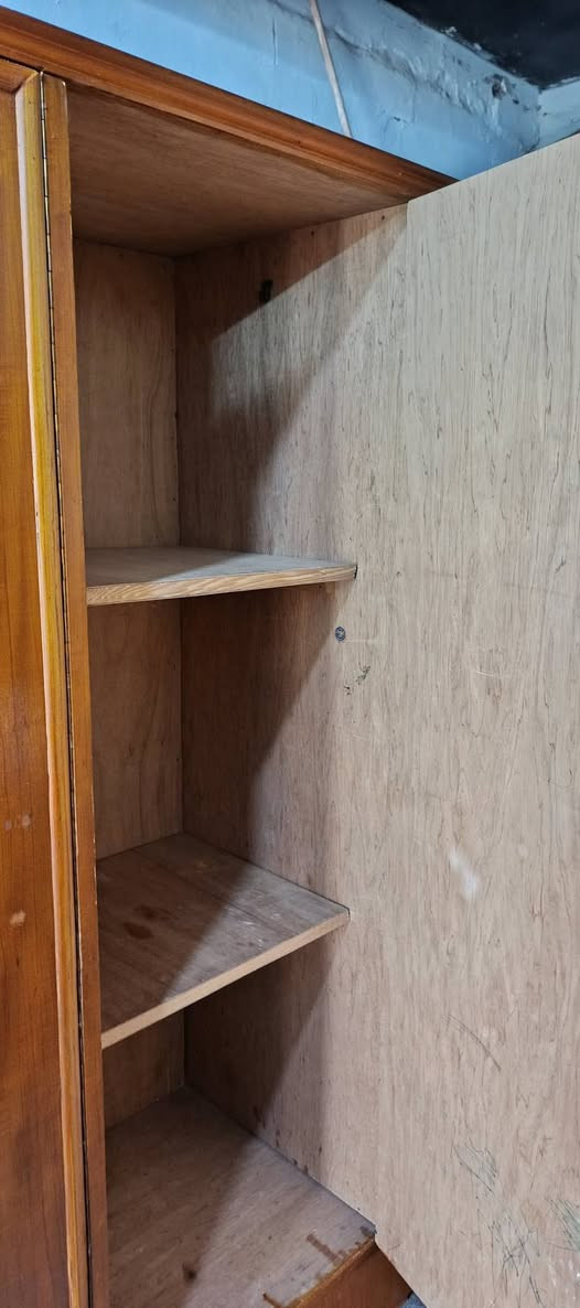 كنتور ٥باب صاج شغل ثقيل جدا نظيف توصي ظهر جمبر جاهزالسعر ١٨٥قفل تواصل خاص ***********
