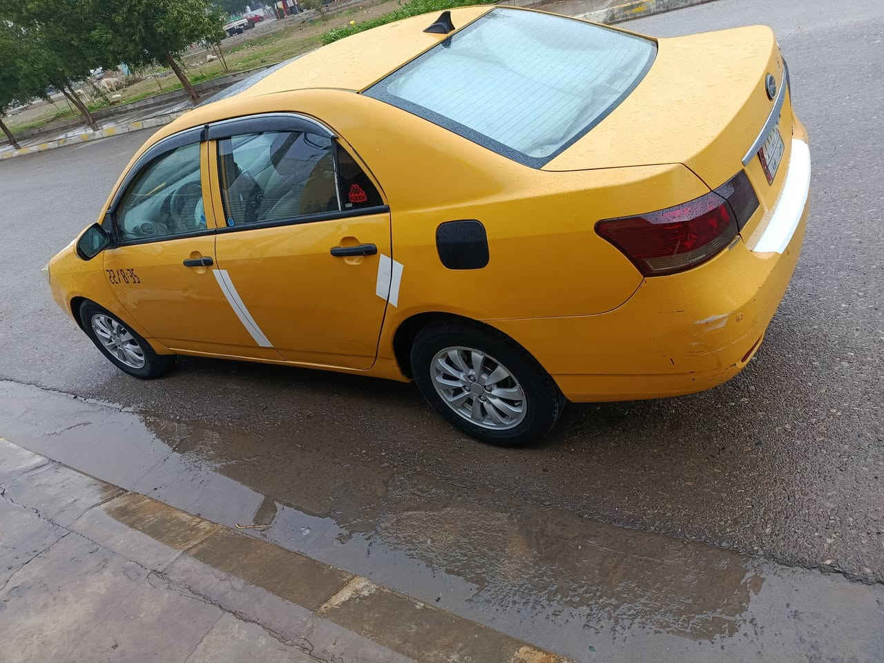 سلام عليكم بيوايدي D3 مديل 2013 رقم ديالى الماني محوره كير مكينه نحله 1800 صدر جديد تبريد تدفائه سياره بلاد لا ضربه ولا خياس جهزه من كلشي مابيه نقص سعر 50 عنوان ديالى خانقين ***********
