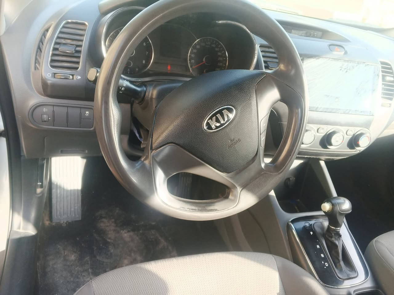 سيارة سيراتو 2017
للبيع 
السعر135وبيها مجال بسيط 
الاتصال
رقم مثنى
***********
