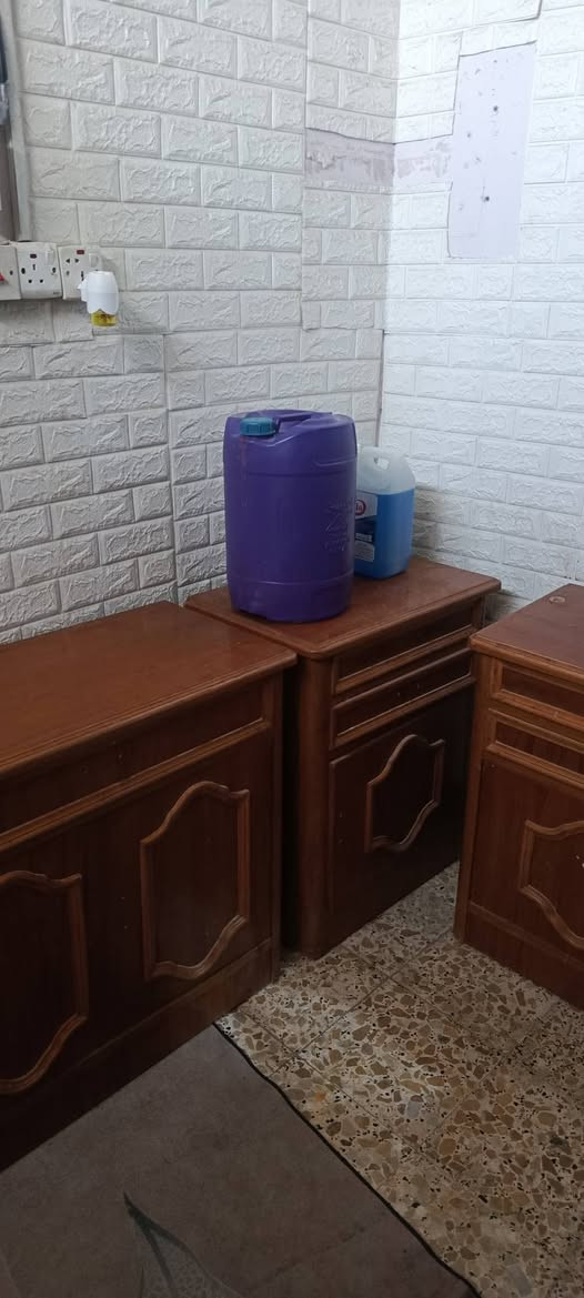 غرفة للبيع 
غرفة صاج مستخدمة ،، جرباية ،، ميز مراية،، كنتور طابقين ست ابواب ، كومديات الجرباية عدد ٢ ،، كومدي احذية، زاوية ملابس ، السعر ٤٠٠ وبيها مجال قليل ،، العنوان البصرة المركز


**إذا كنت صاحب هذا الإعلان وتريد حذفه لأي سبب، رجاءا أرسل رسالة إلى الدعم الفني**
