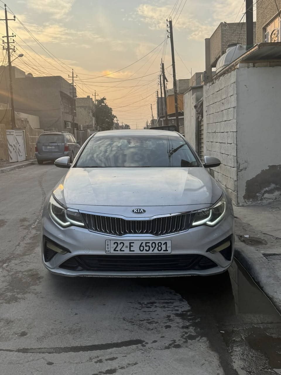 كيا اوبتما FE 2020 
وارد امريكي حادثها قطعه وحده فقط البنيد ومبدل، بيها طخات موضحه بالصوره مطخوخه هنا يمنه، مكينه وگير جديدات ماشيه 81 ميل تخم تايرات جديد قبل شهر اشتريته دواخل نظيفه ميه بالميه رقمها اربيل وباسمي ثاني يوم تحويل السعر 139$ وبيها مجال
📍بغداد الامين الثانيه
رقمي ***********
واتساب***********
